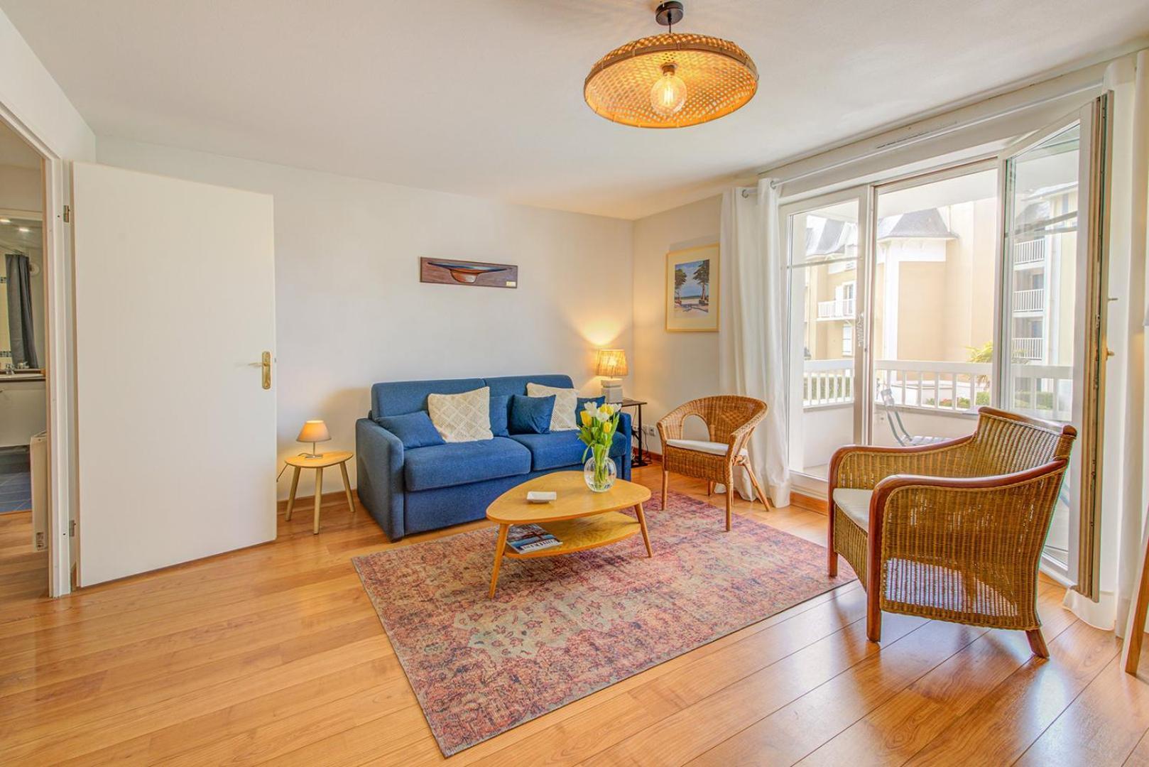 Апартаменты Ty Azur, Charmant 2 Pieces Avec Balcon Динар Экстерьер фото