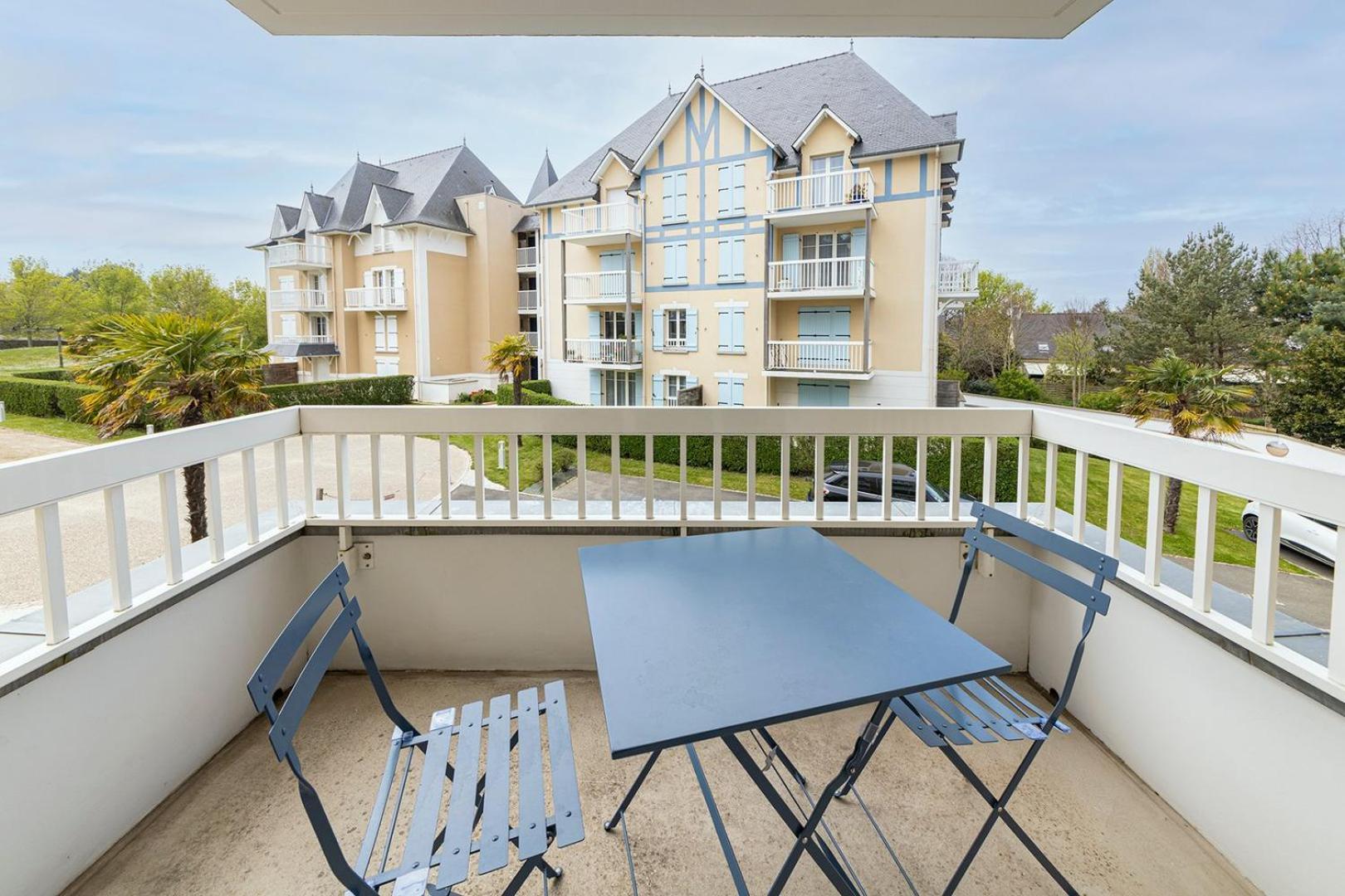 Апартаменты Ty Azur, Charmant 2 Pieces Avec Balcon Динар Экстерьер фото